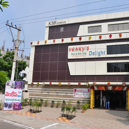 Rājahmundry Venky'S Delight酒店 外观 照片