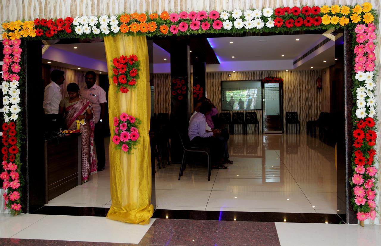 Rājahmundry Venky'S Delight酒店 外观 照片