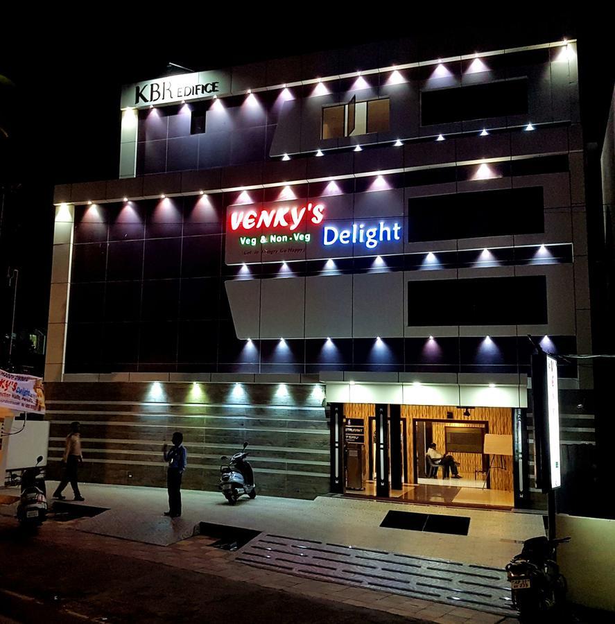 Rājahmundry Venky'S Delight酒店 外观 照片